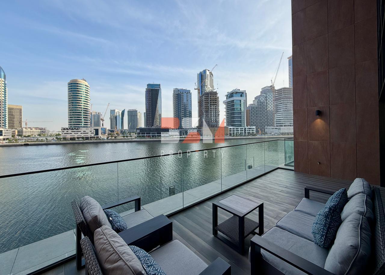 Peninsula Five – Rare 3BR Duplex | Waterfront | Offers Welcome