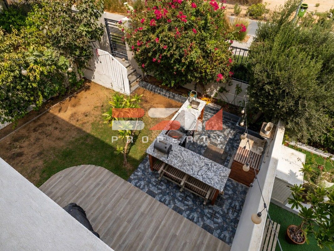 Hayat Townhouses 1 – Fully Renovated | Premium Family Home | Single Row
