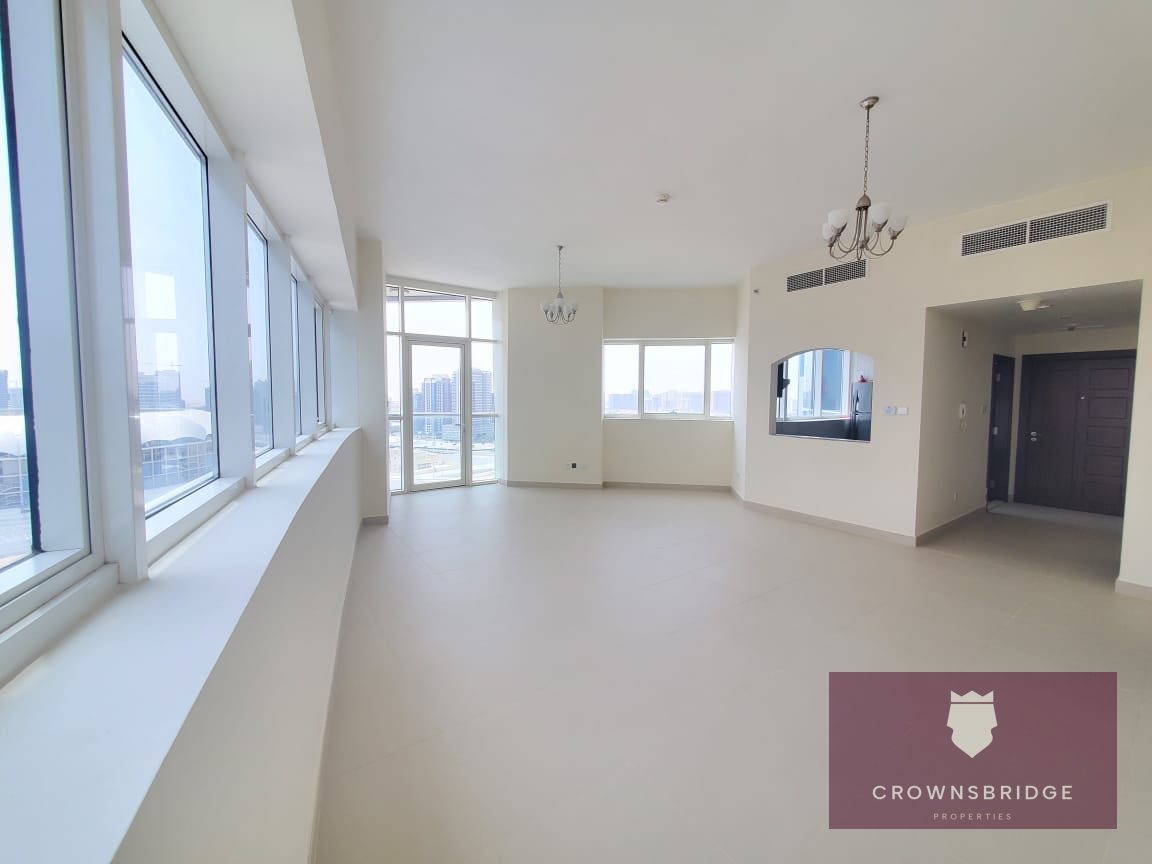 Huge and Spacious | 12 Cheques | Kitchen Equipped