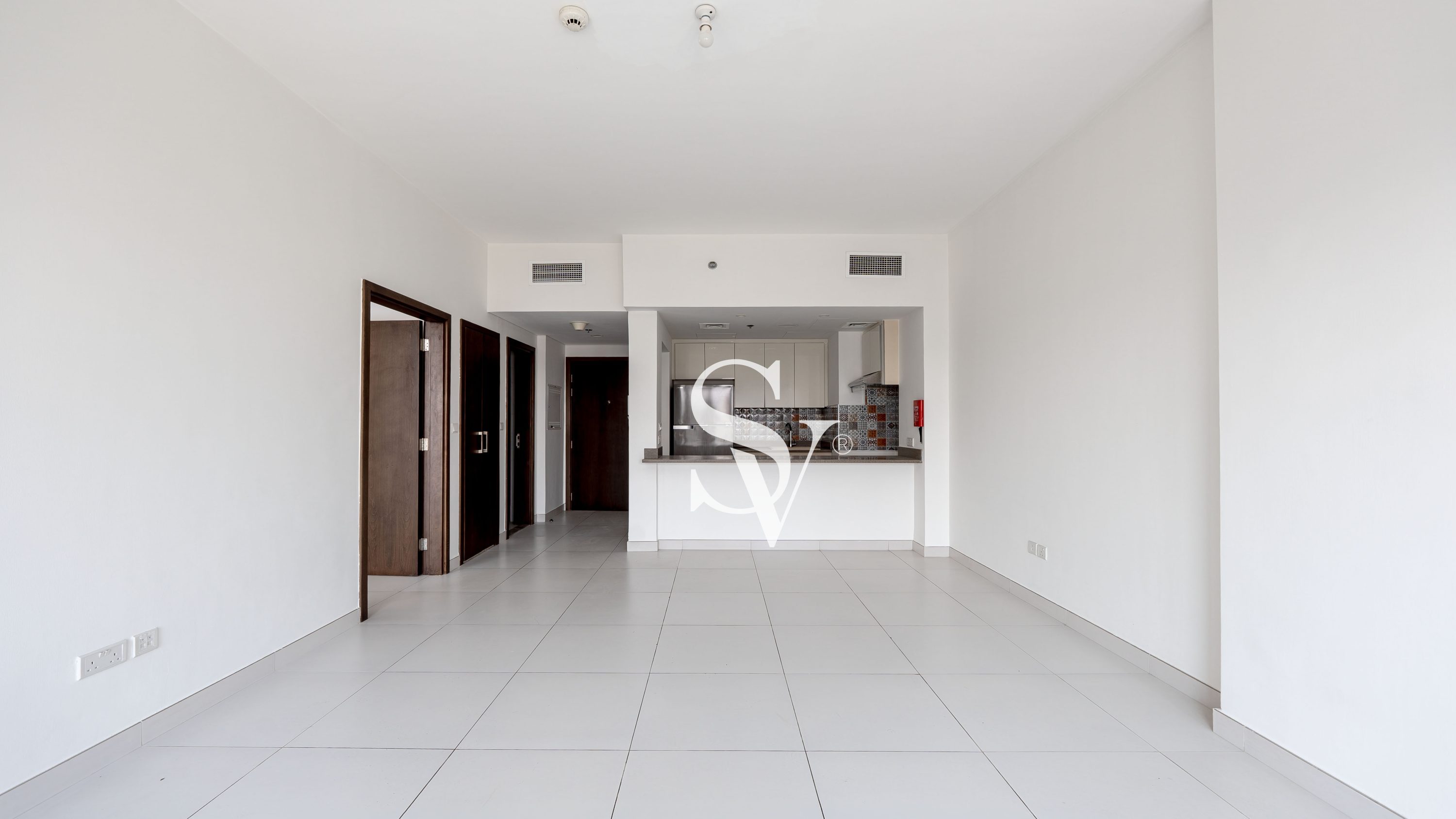 Spacious | Low Floor | Laundry Room |Close to Exit