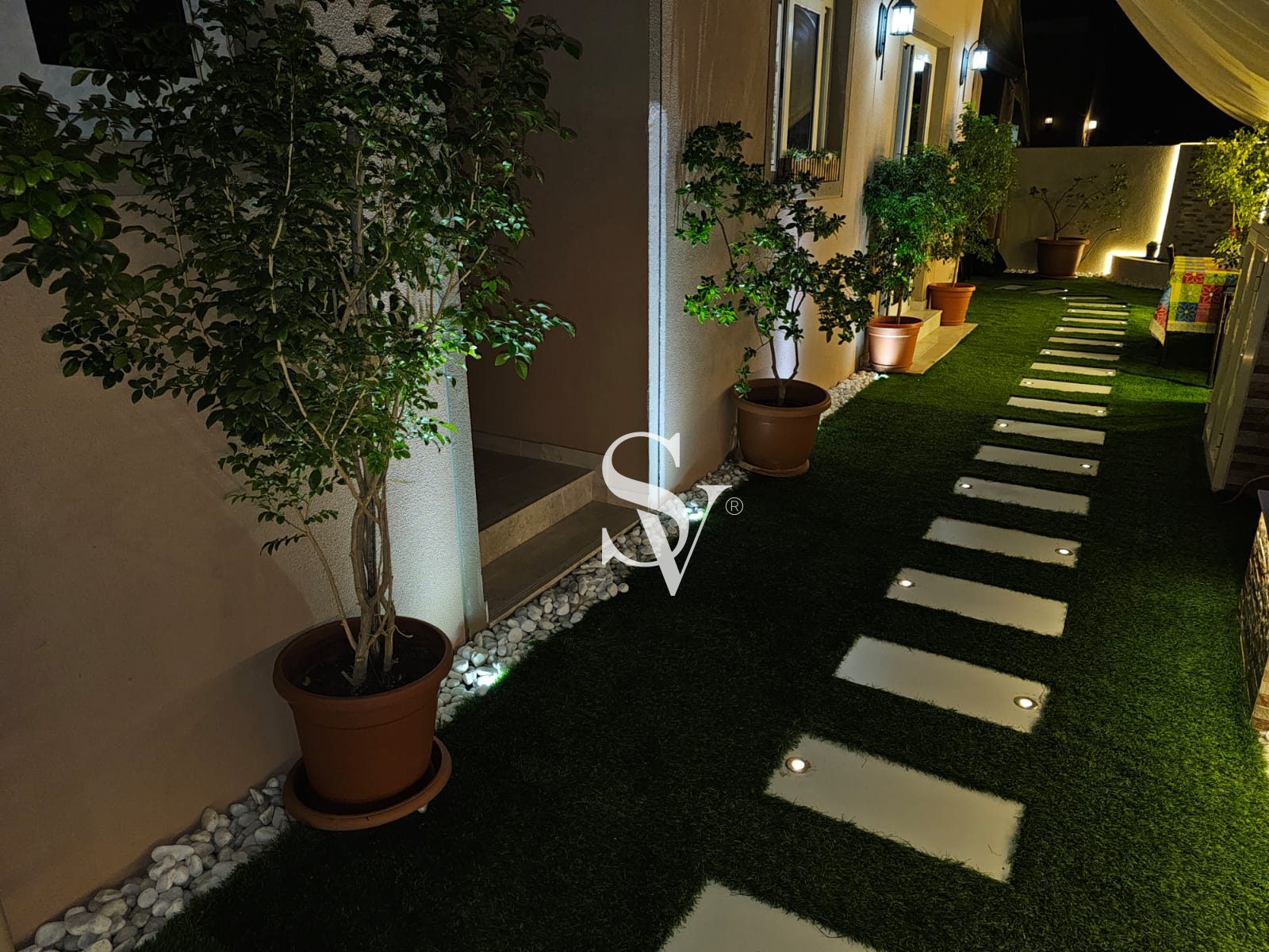 FULLY FURNISHED & UPGRADED| VACANT |PRIME LOCATION