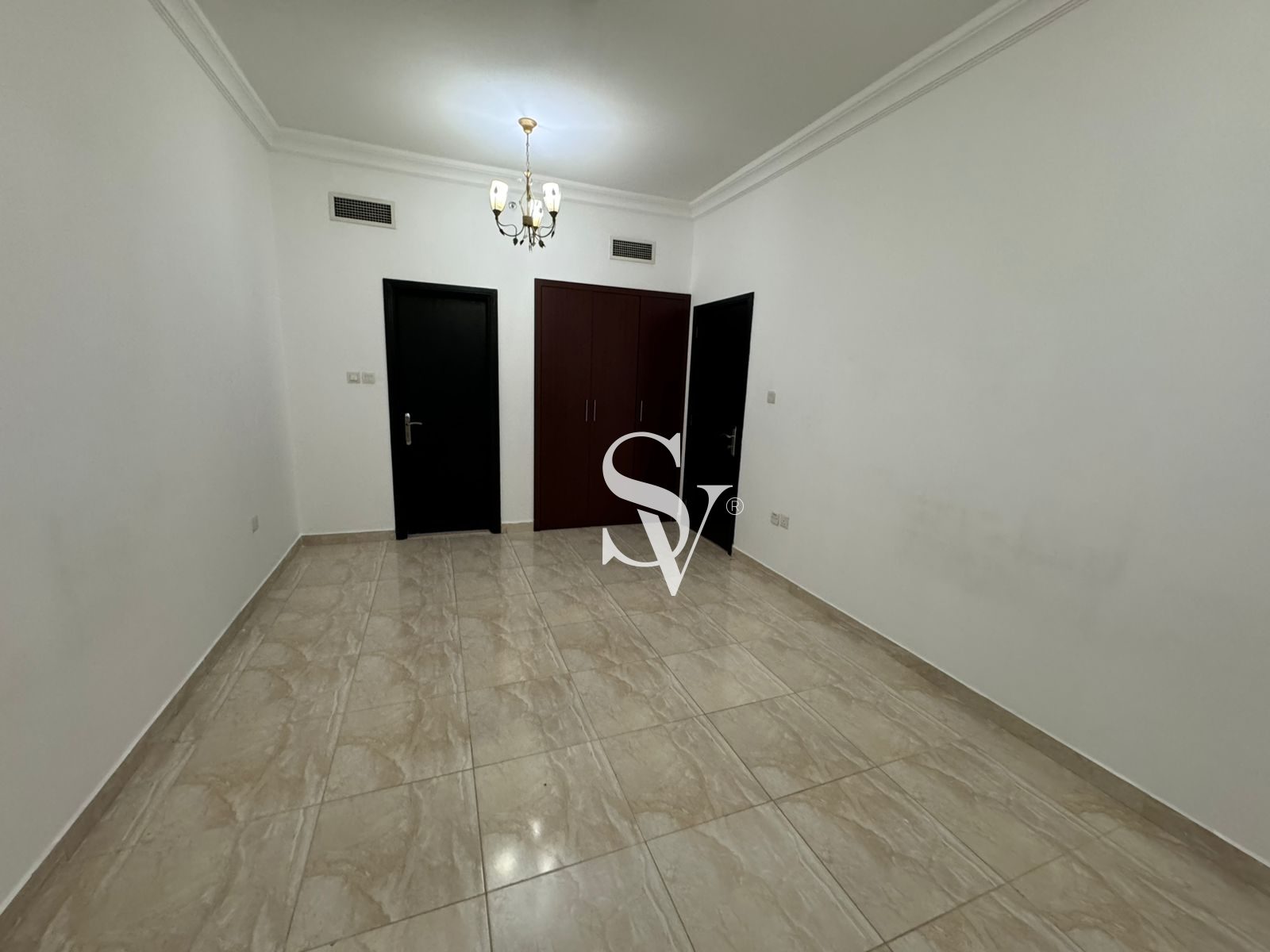 NEXT TO PARK | PRIME LOCATION | UNFURNISHED