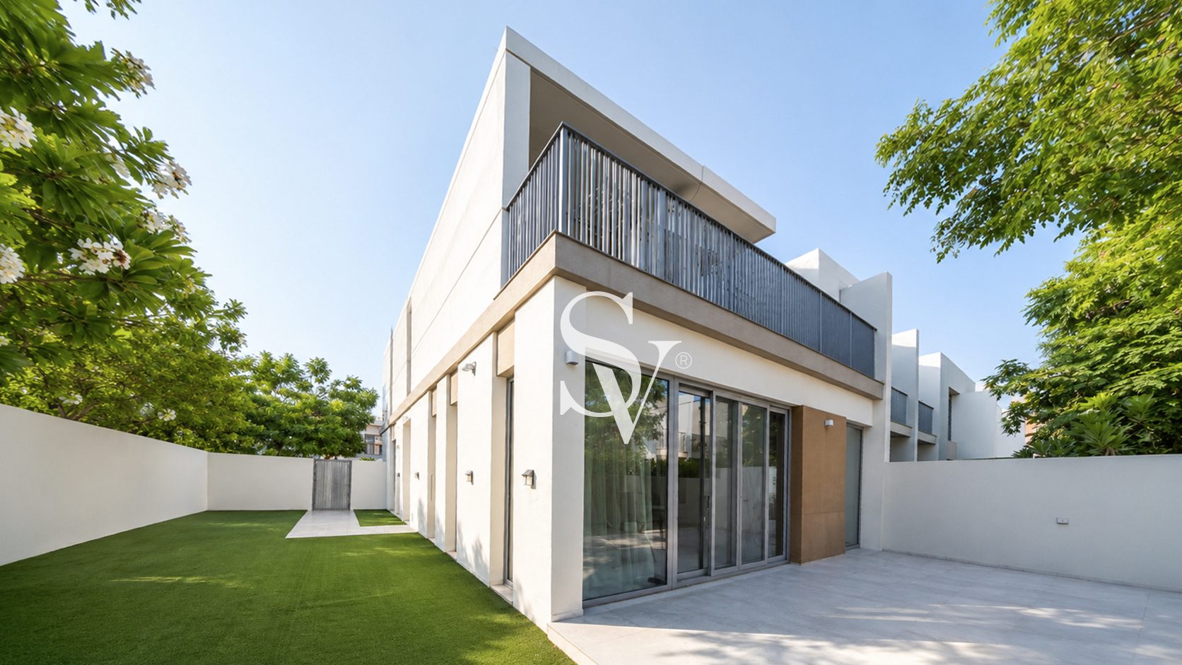 Large Plot | Next To Pool & Park | Closed Kitchen