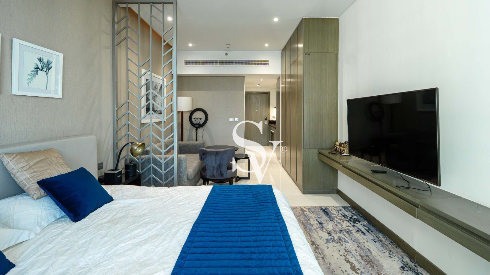 PREMIUM STUDIO | CANAL VIEW | PRIME LOCATION