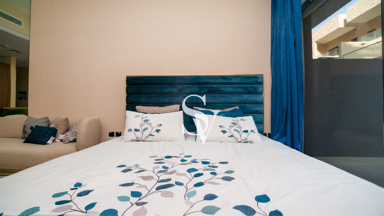 12 cheqs | Chiller Free | Furnished | Villa View