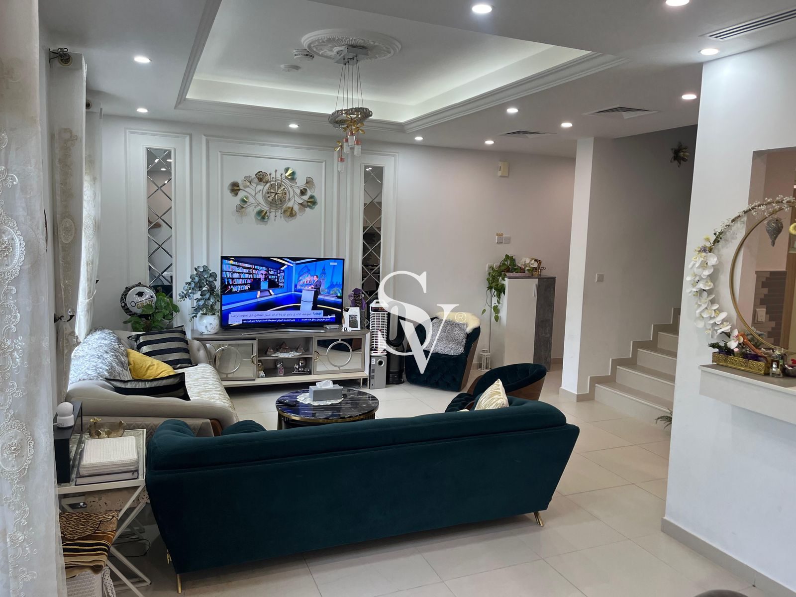 ELEGANT 3 BR | SINGLE ROW | FURNISHED/UNFURNISHED